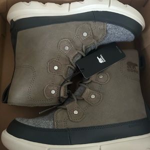 SOREL Explorer II Joan in Sage, Size 6.5